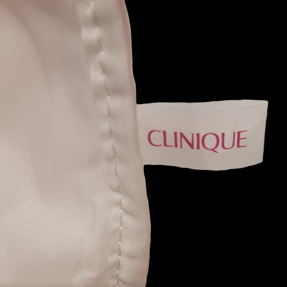 Clinique Cosmetics/Makeup Cases Designed by lulu dk - Picture 11 of 15